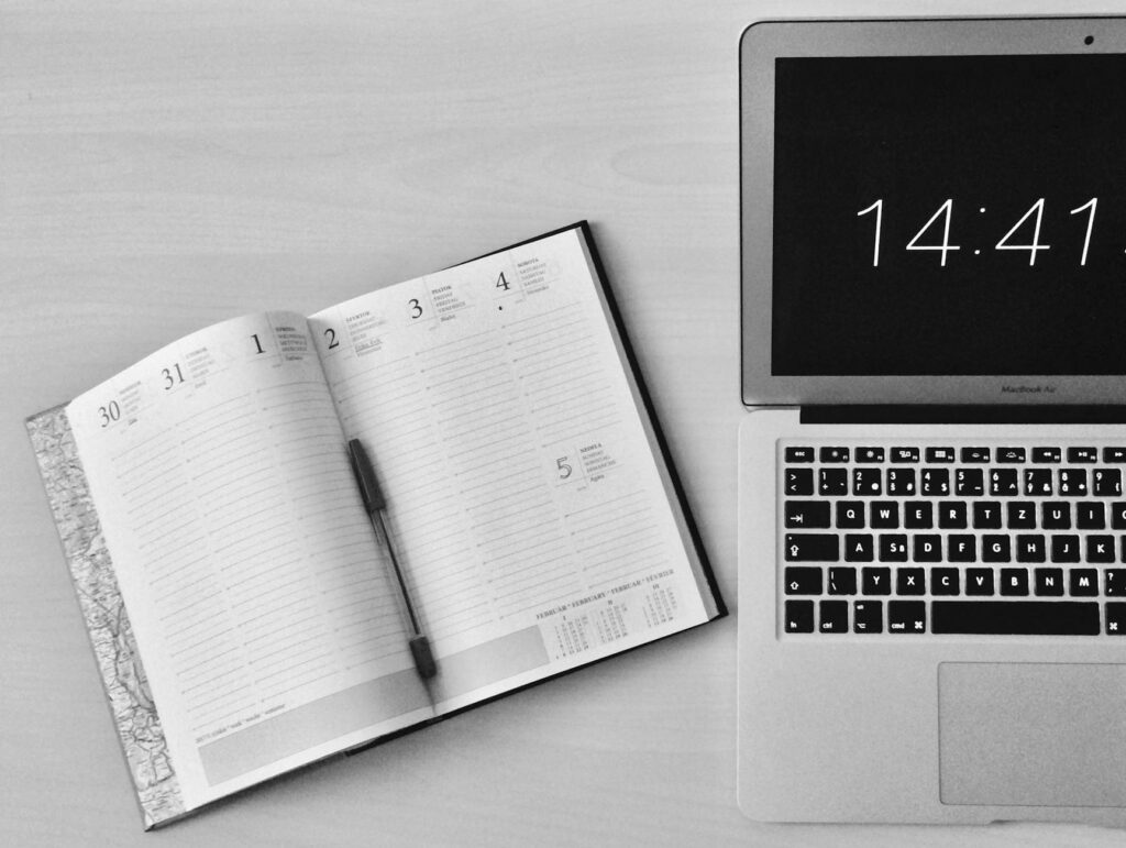 Calendar marking a payroll deadline